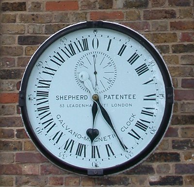 Gate Clock Royal Observatory Greenwich / Credit: Jrgen Ermert http://www.ppu-buch.de/